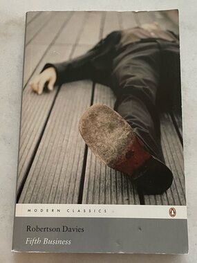 🩵6/$30 — Robertson Davies "Fifth Business" — Modern Classics Paperback